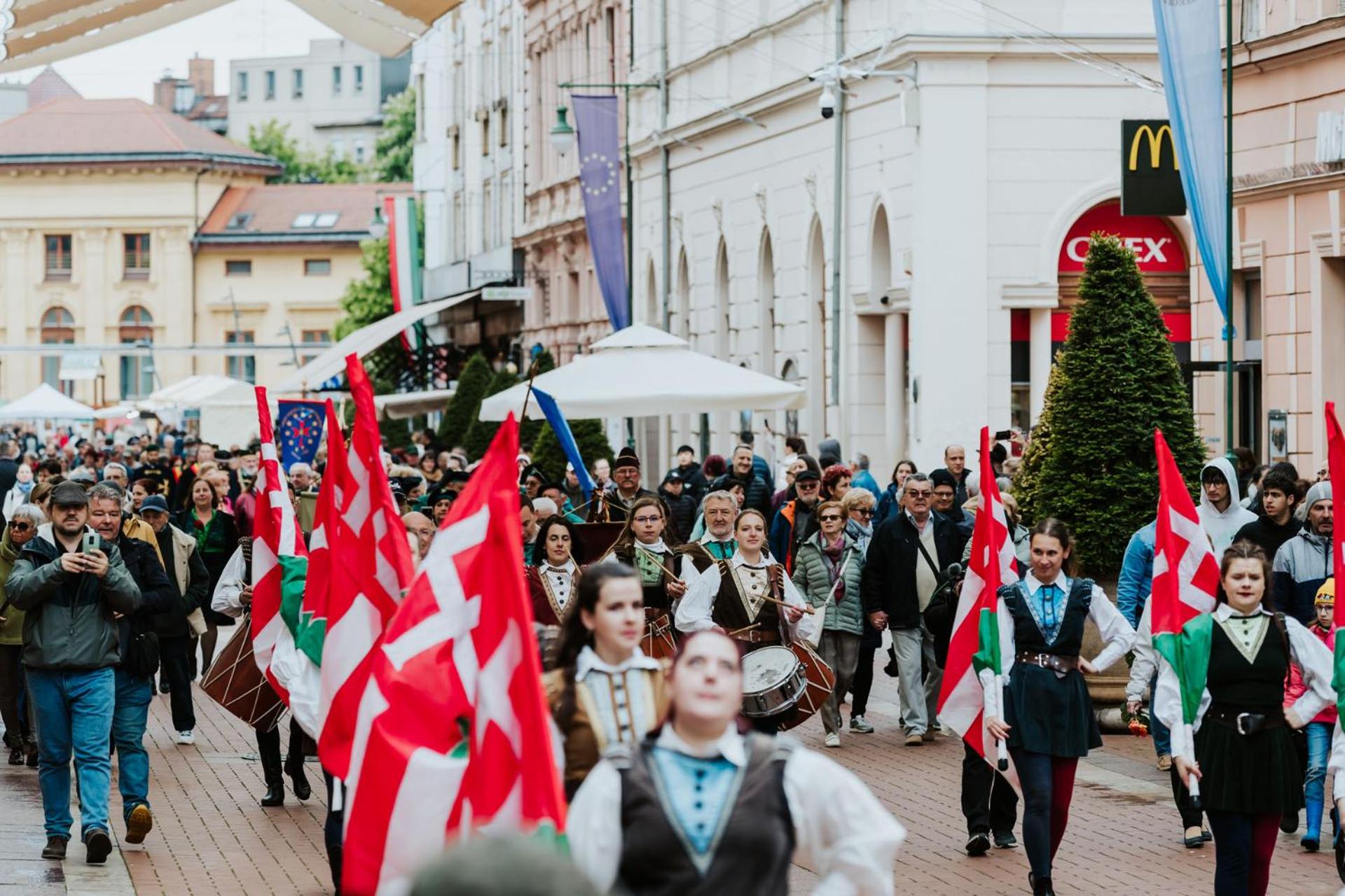 Ultralux magnolia city center Bestern