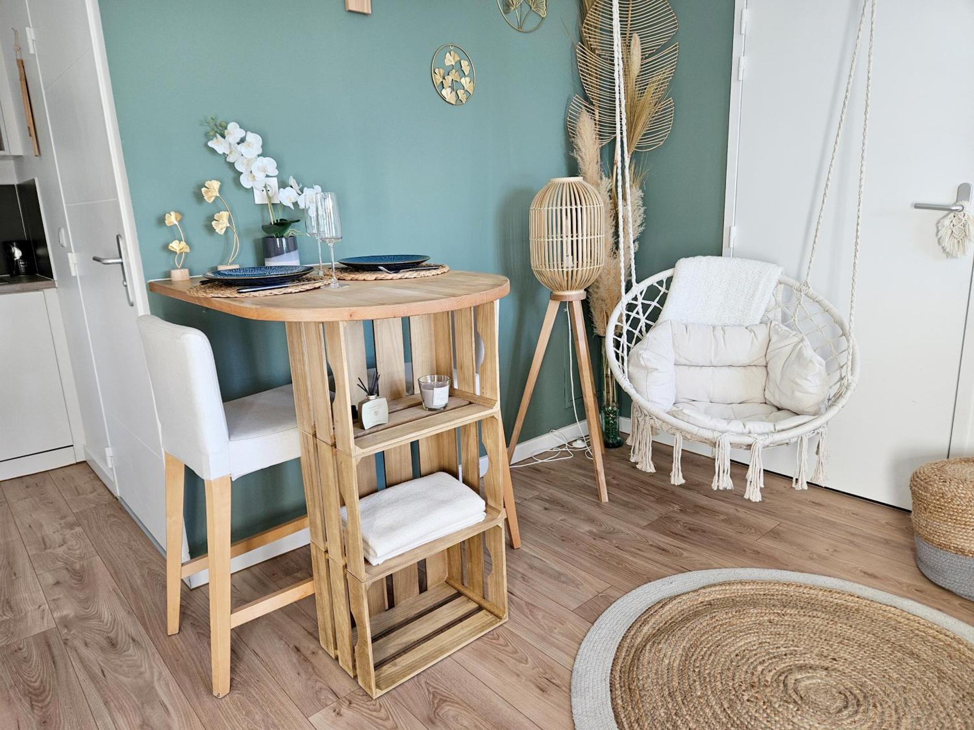 107 Paisible et unique avec terrasse sur vue piscine