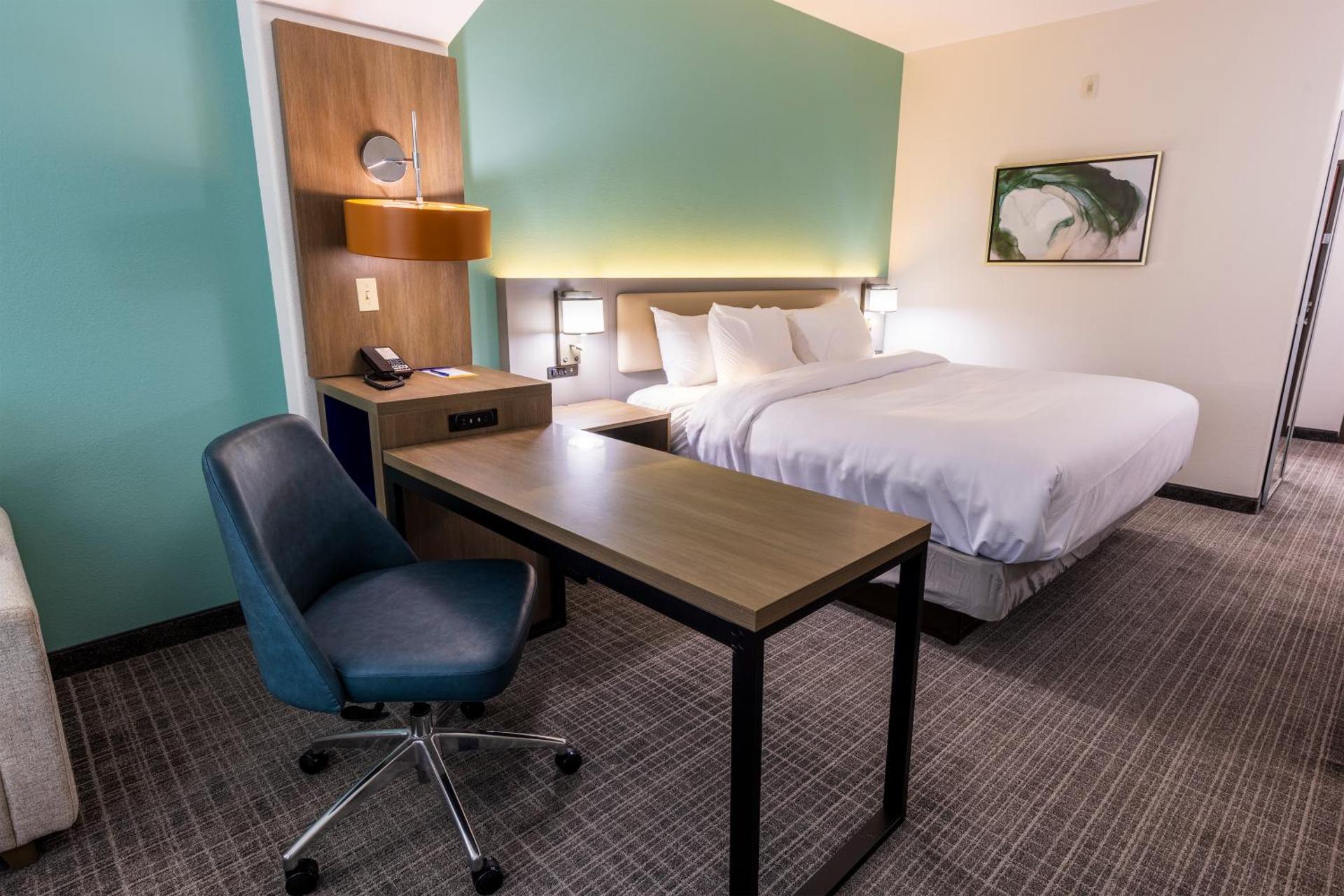 King Suite with Sofa bed - Disability Access/Non Smoking