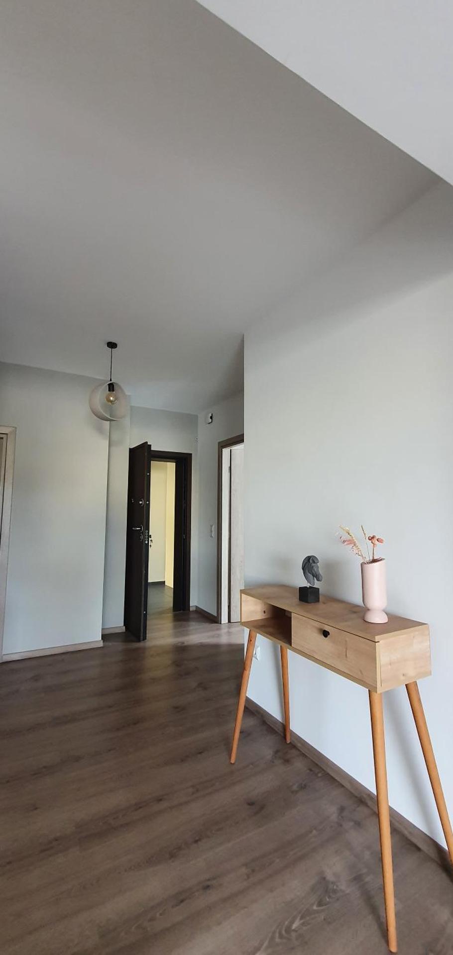 Cozy & Minimal Apartment Near Airport Peania