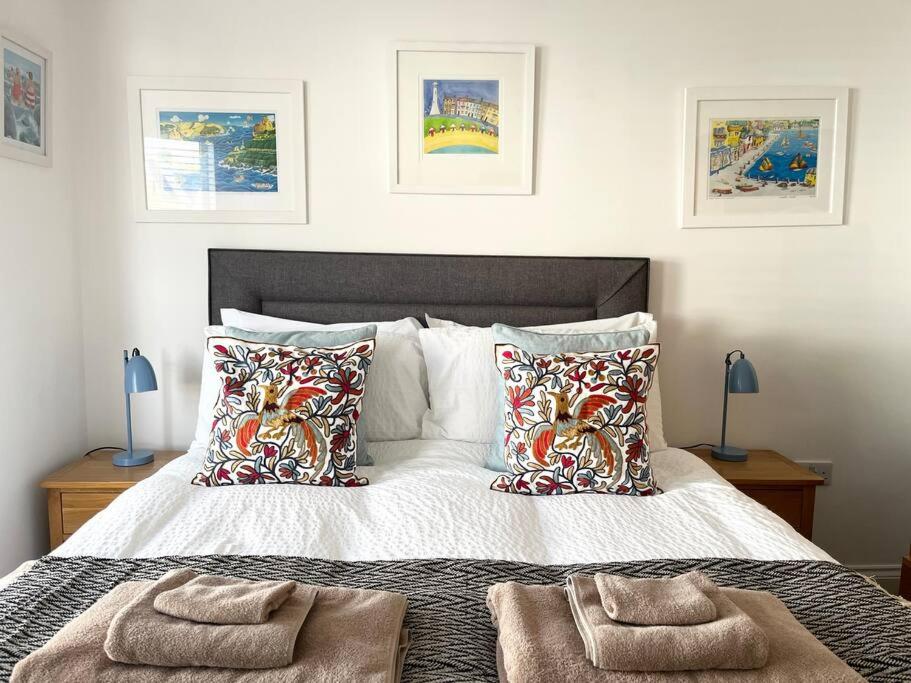 4 Porth Gwel, Sea View & Parking