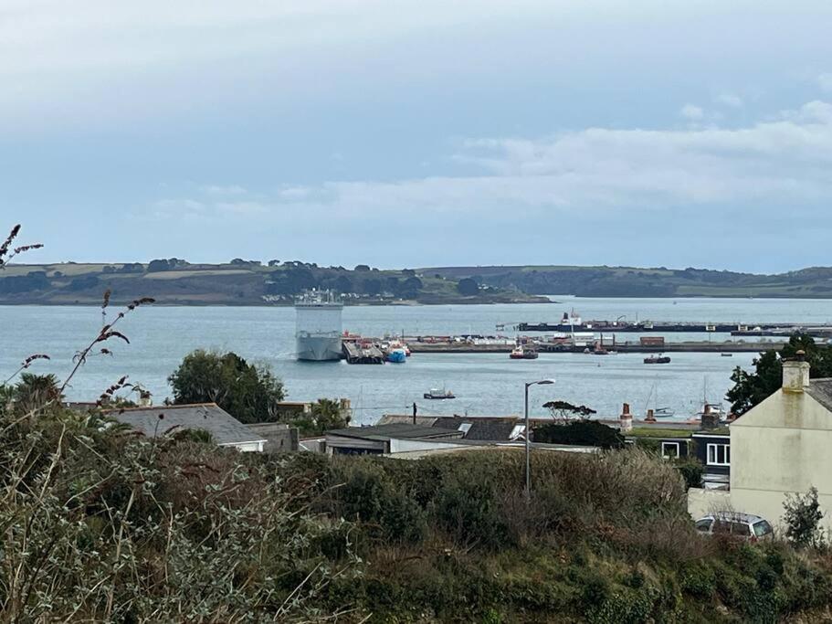 4 Porth Gwel, Sea View & Parking