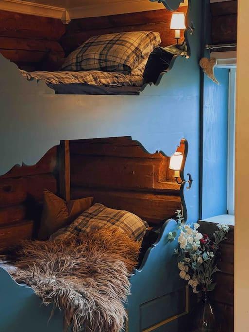 Smie på sjarmerende og historisk gård