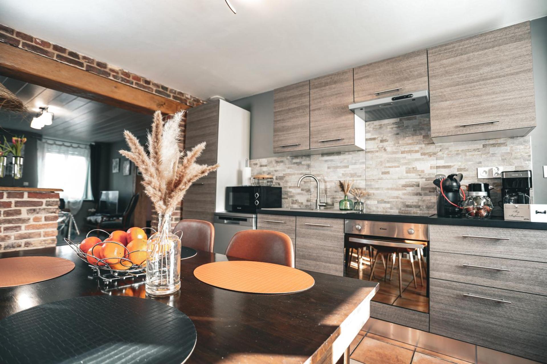 GITE , AU DORMEUR DU VAL