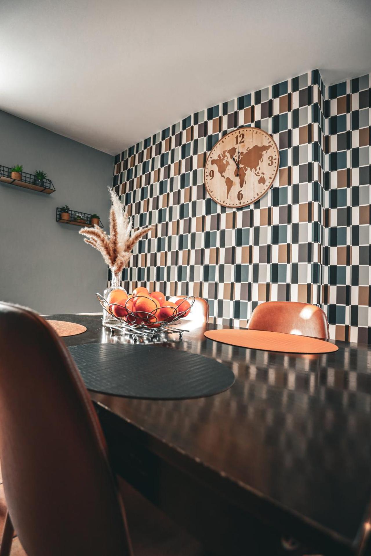 GITE , AU DORMEUR DU VAL