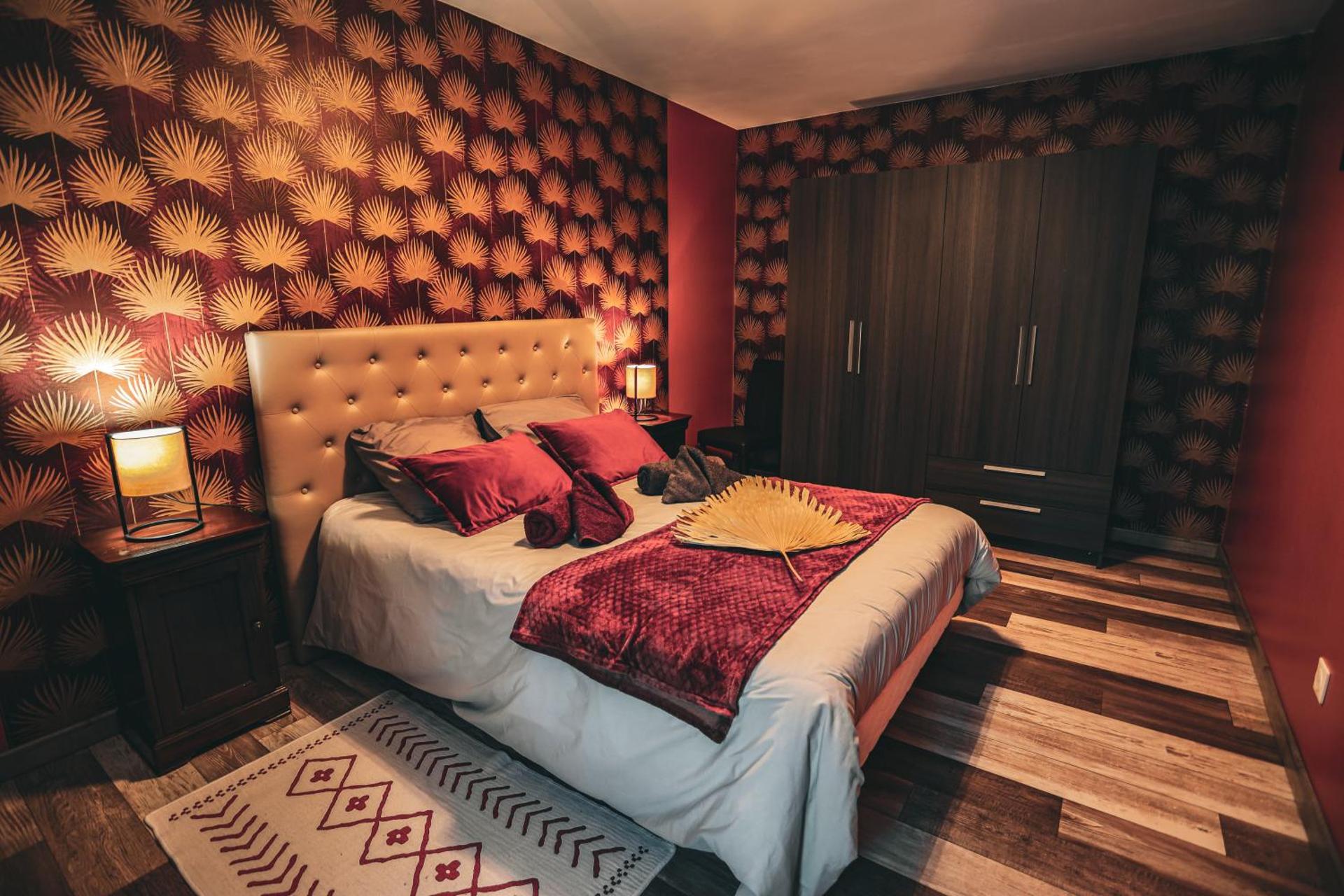 GITE , AU DORMEUR DU VAL