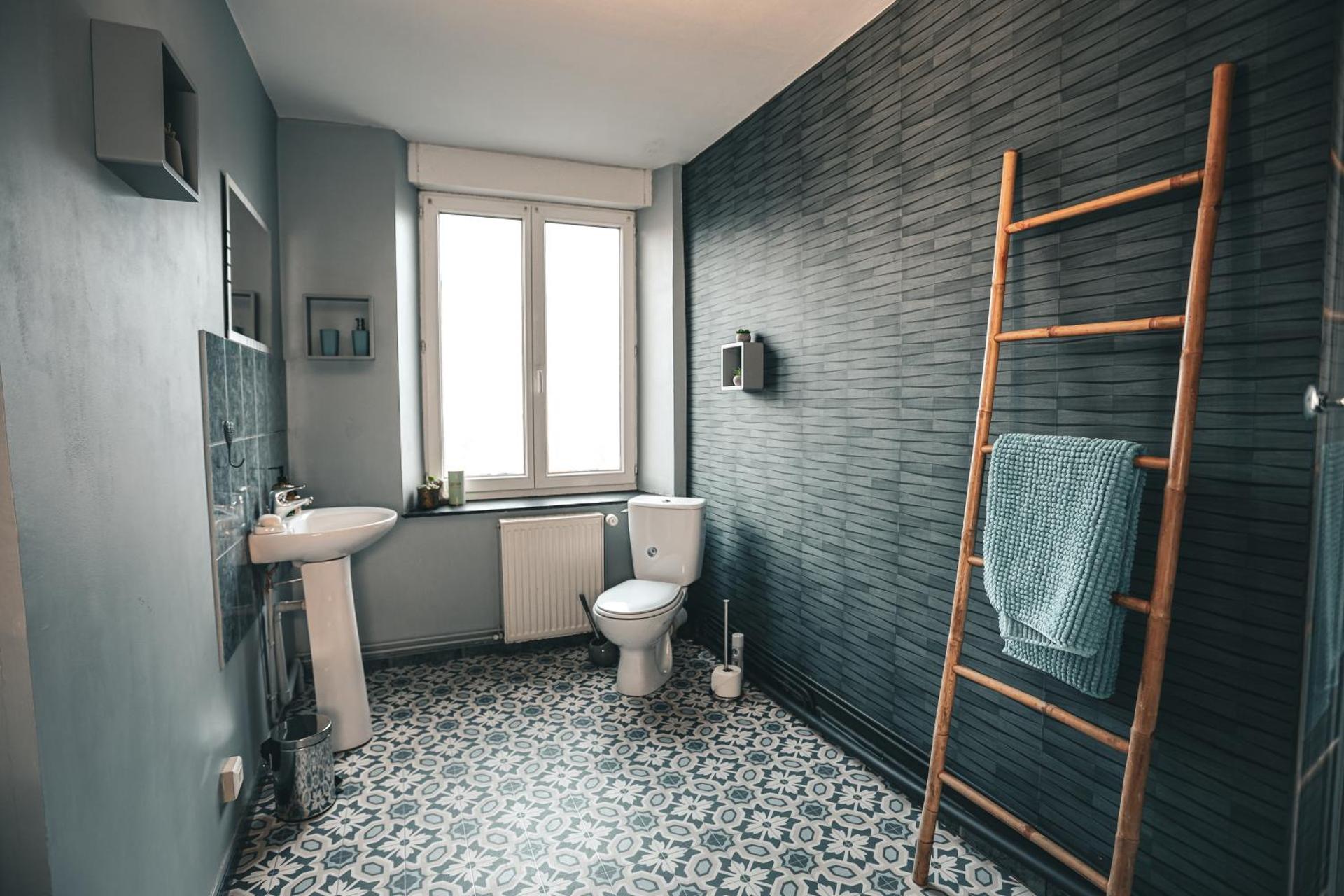 GITE , AU DORMEUR DU VAL