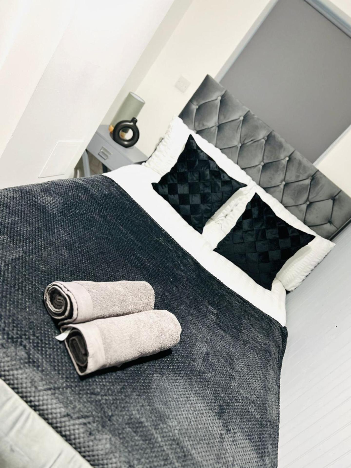 Central studios in top location