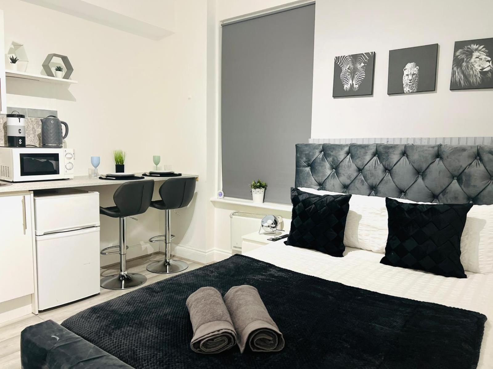 Central studios in top location