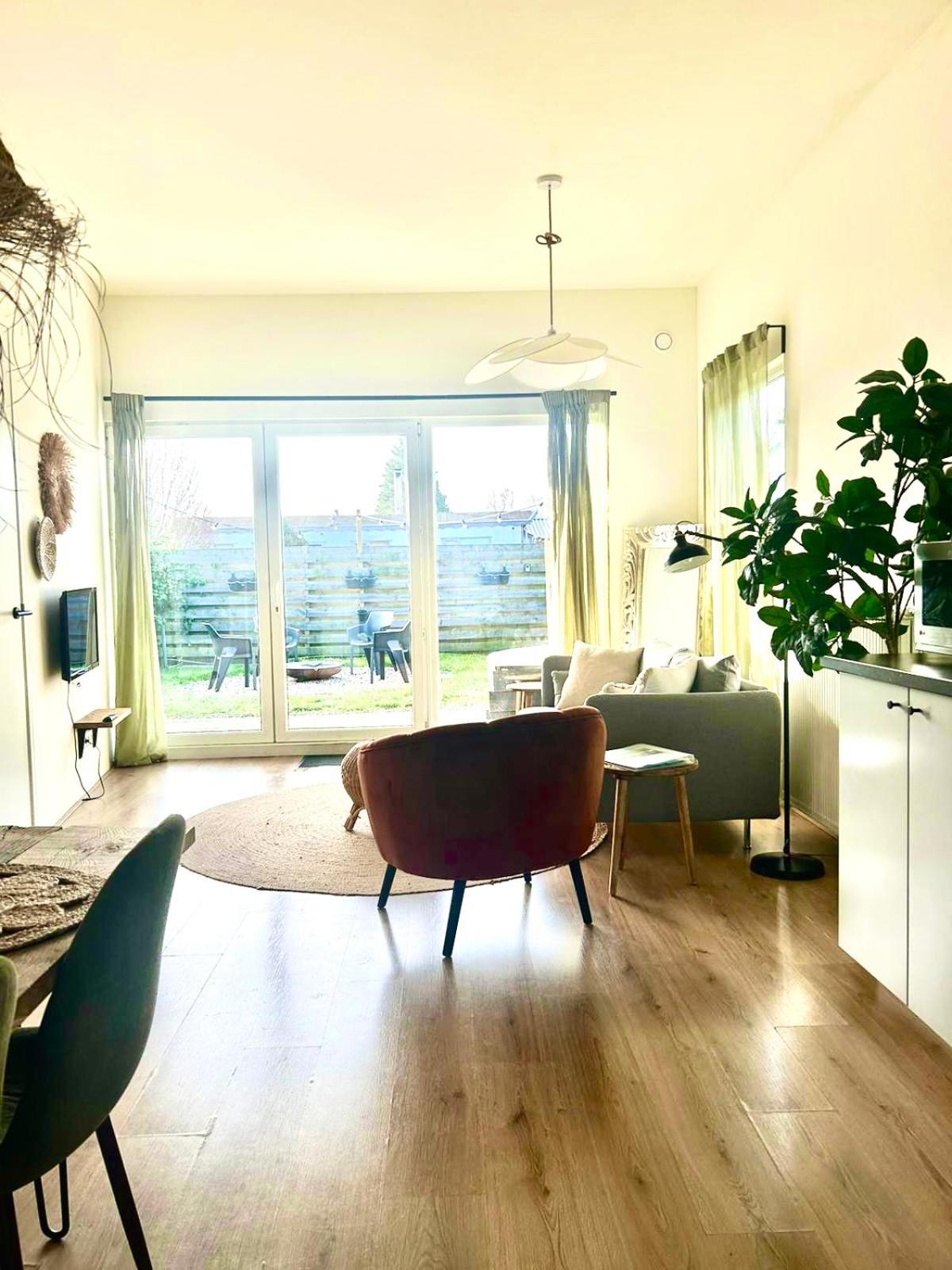 Family house with garden & jacuzzi & sauna near Amsterdam