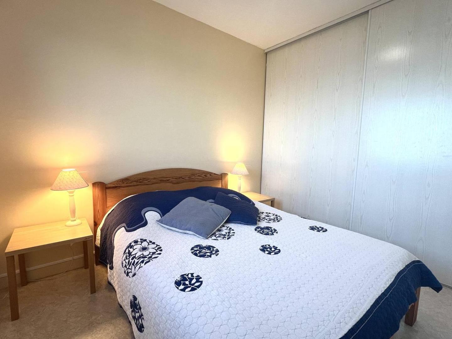 514 - Appartement 1 chambre vue mer en bordure de la plage du centre d'Erquy