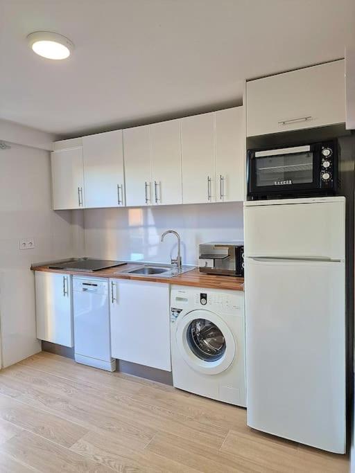 Encantador Dúplex para 6 a 1 minuto de la Playa