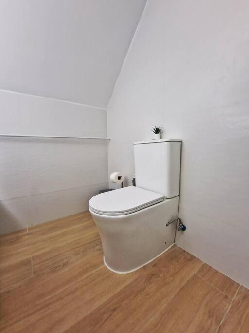 Encantador Dúplex para 6 a 1 minuto de la Playa