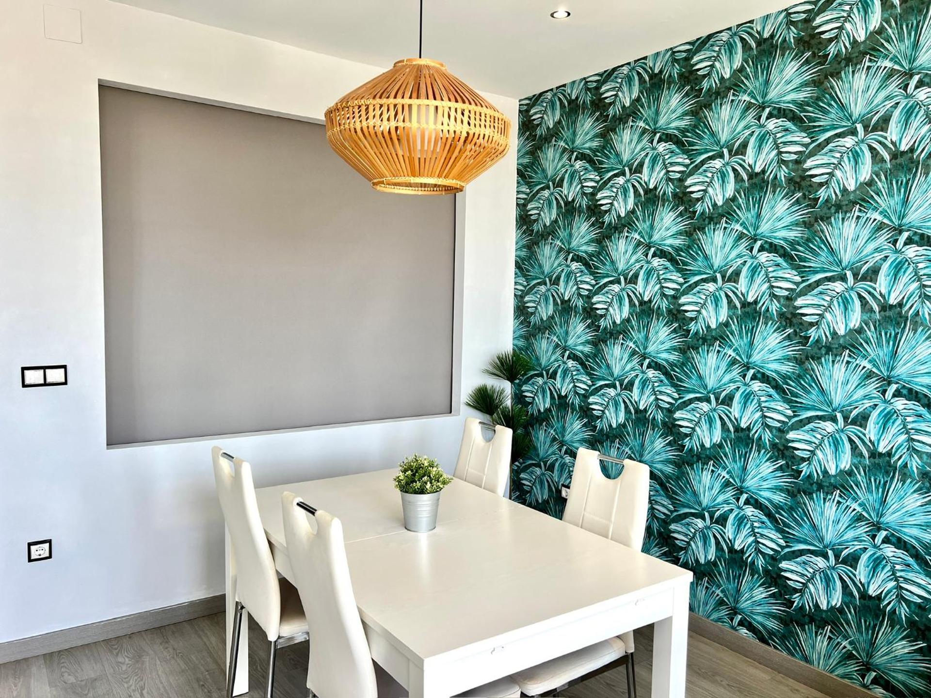 Espectacular apartamento junto al mar, con piscina en Málaga