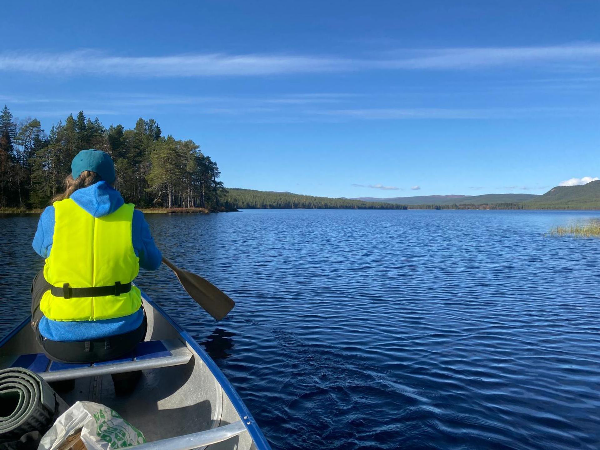 Fjällstuga i avskildhet med elbilsladdare