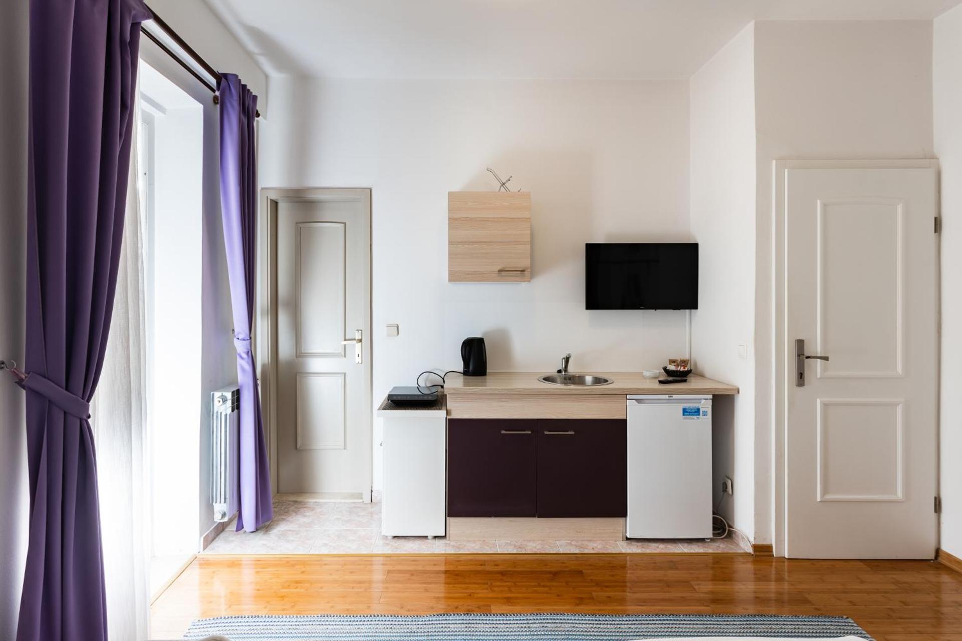 Apartment with Terrace and Partial Sea View