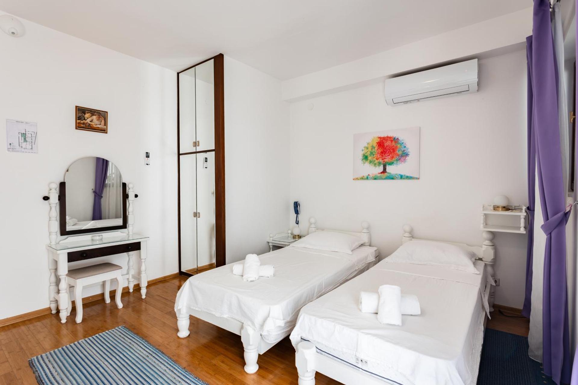 Apartment with Terrace and Partial Sea View