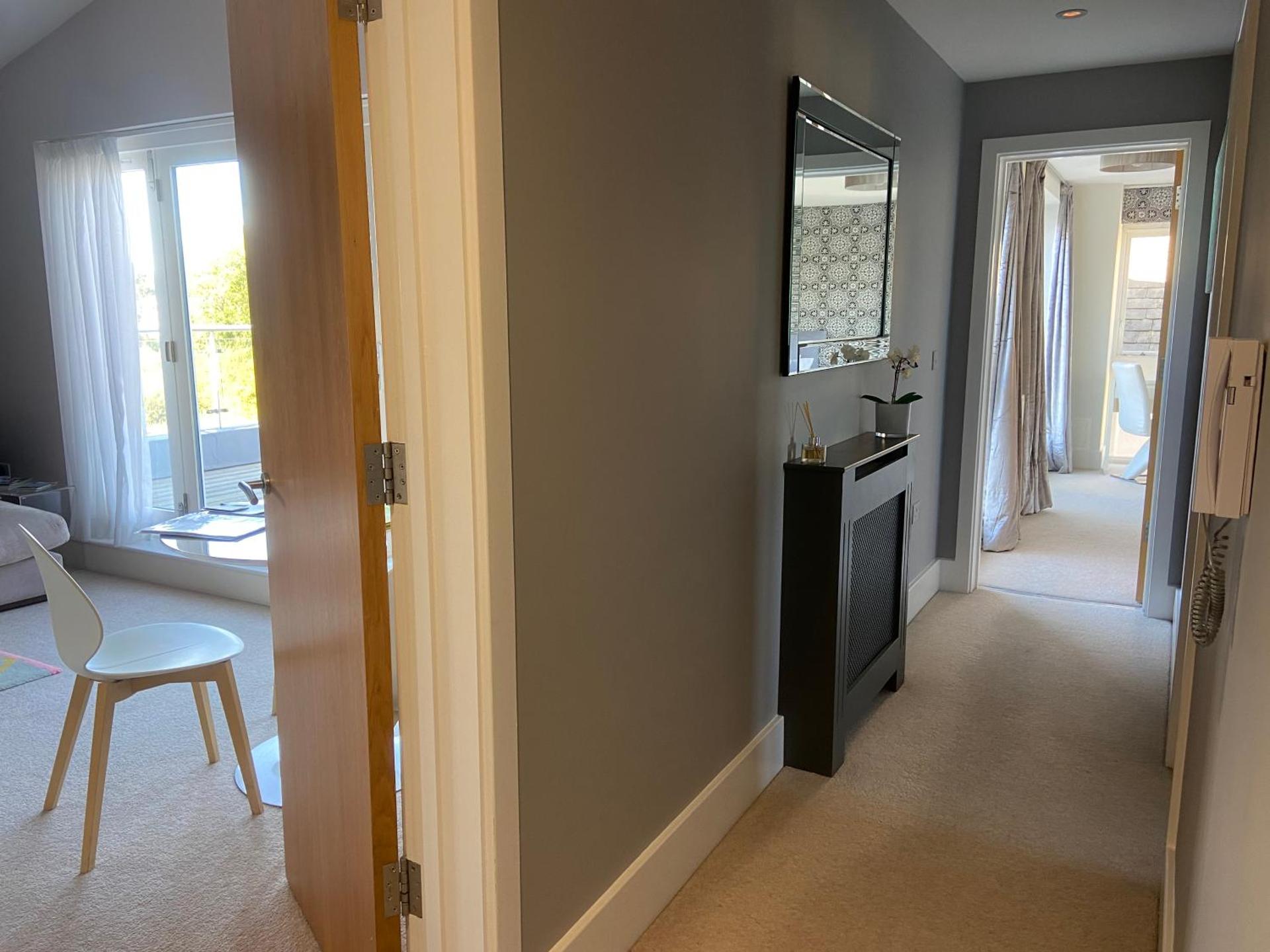 Reed Warbler - HM111 - Lower Mill Estate Penthouse Apartment with Spa Access