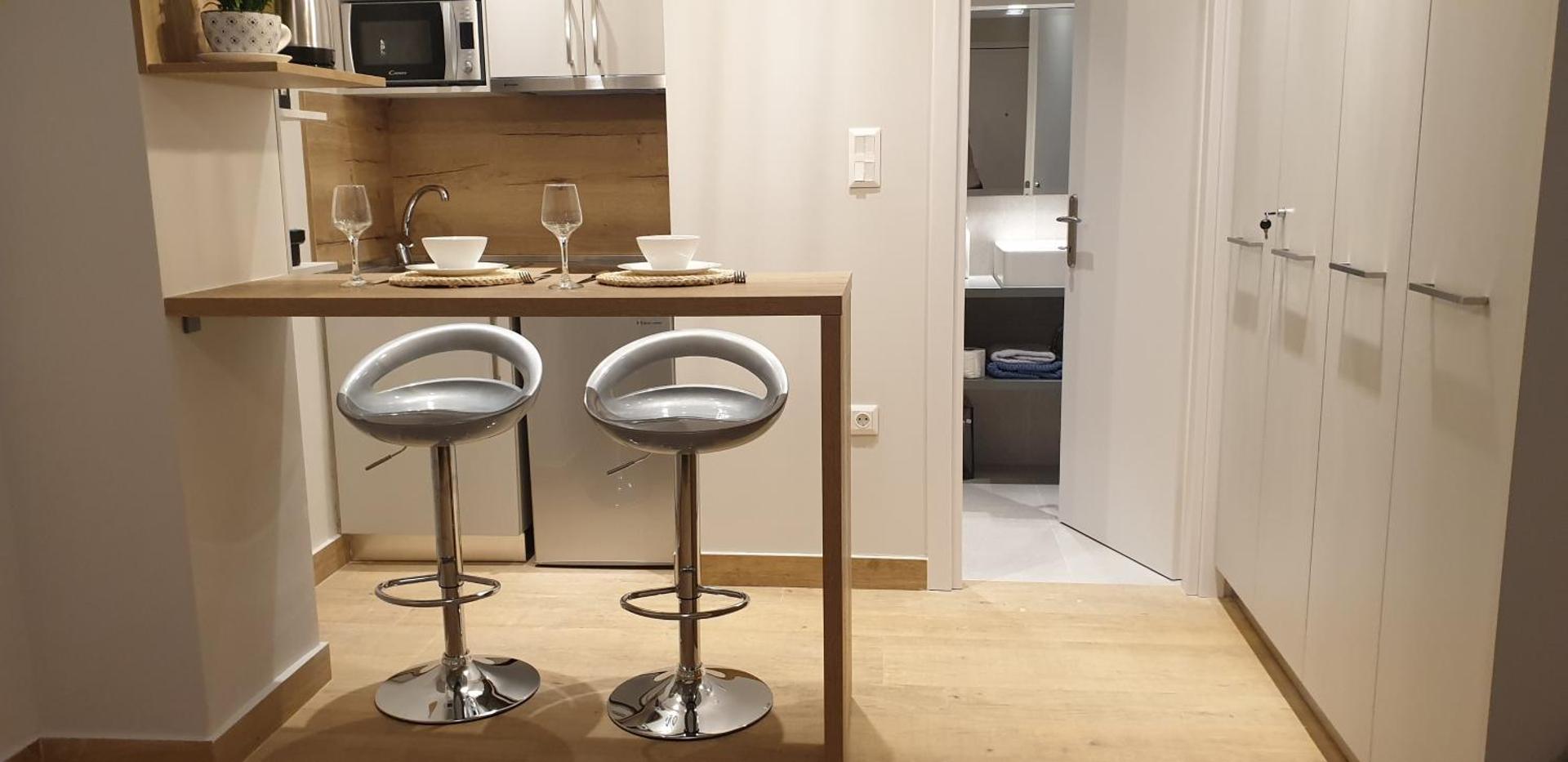 Stylish Studio near Athens Hilton, Self Check-in!