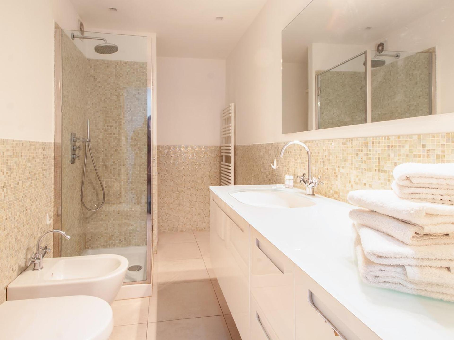 Stunning Apartment With An Amazing Terrace