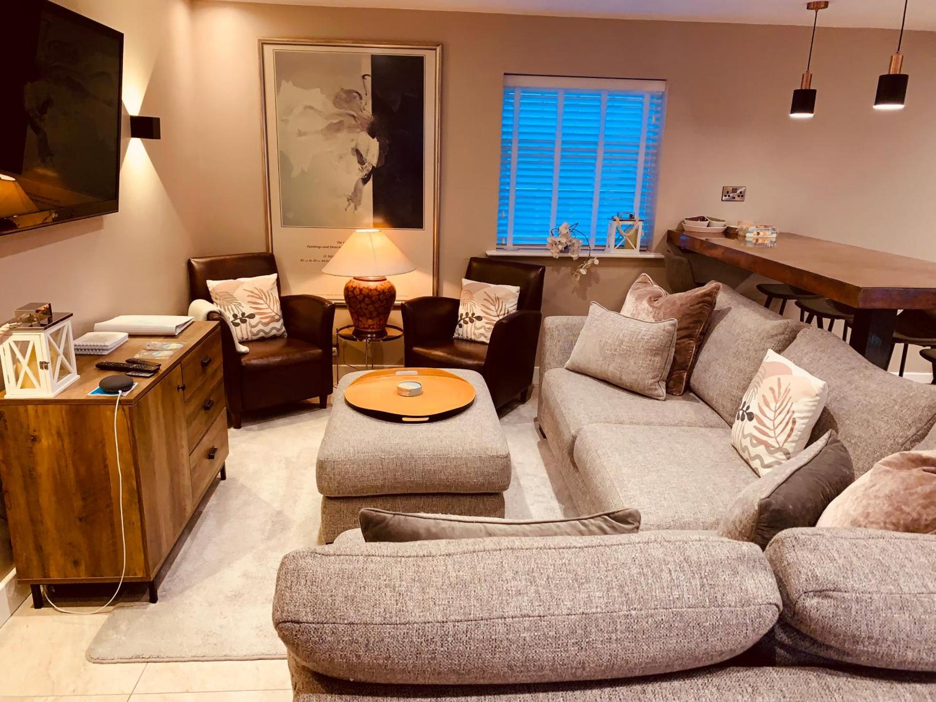 The Mews Cottage, with parking, Yarm