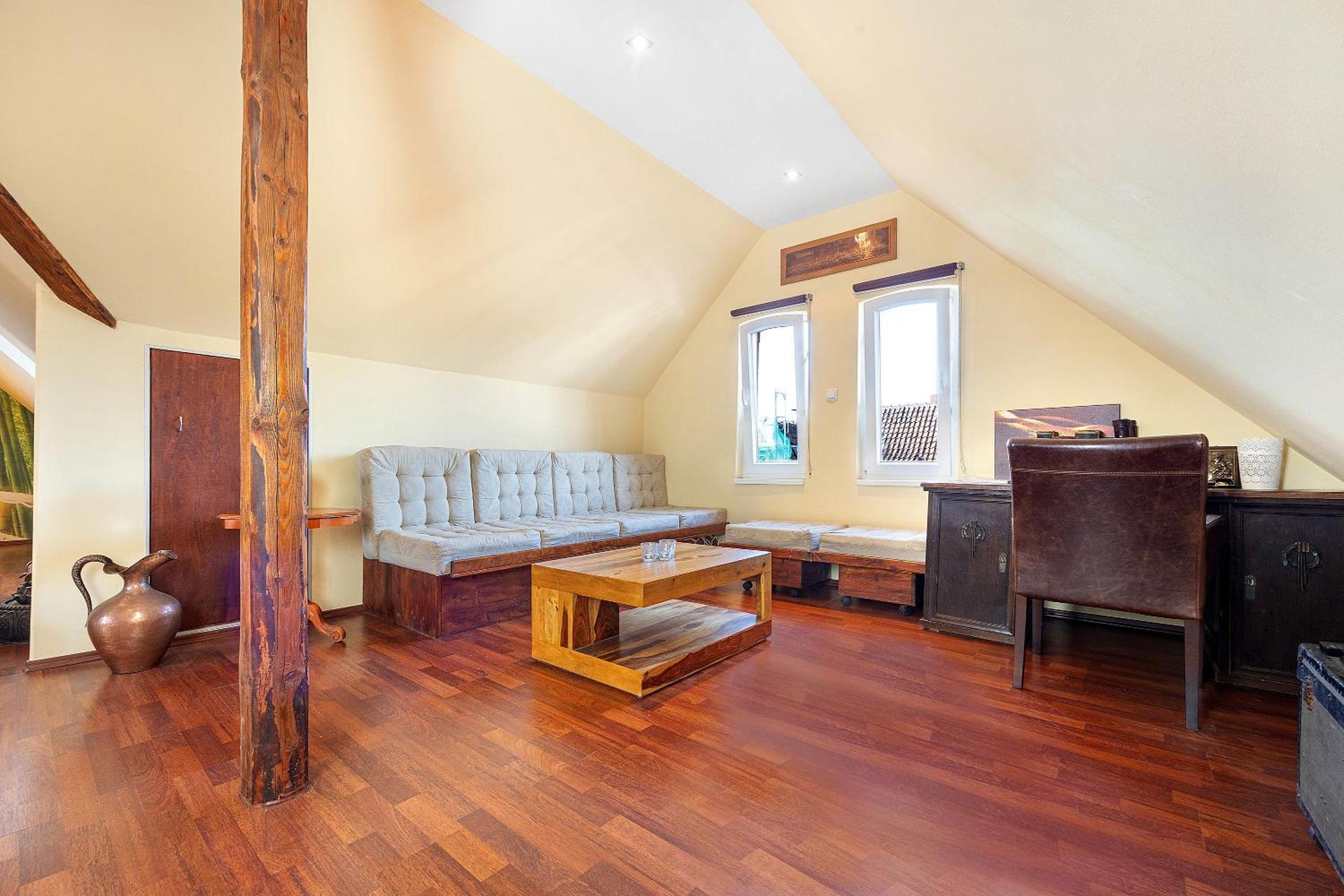 Dachgeschosswohnung Wohllebe