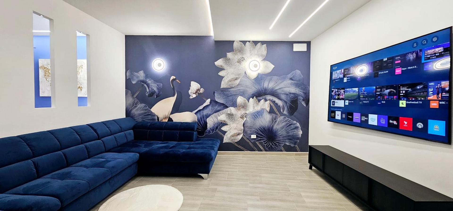 Communal lounge/ TV room