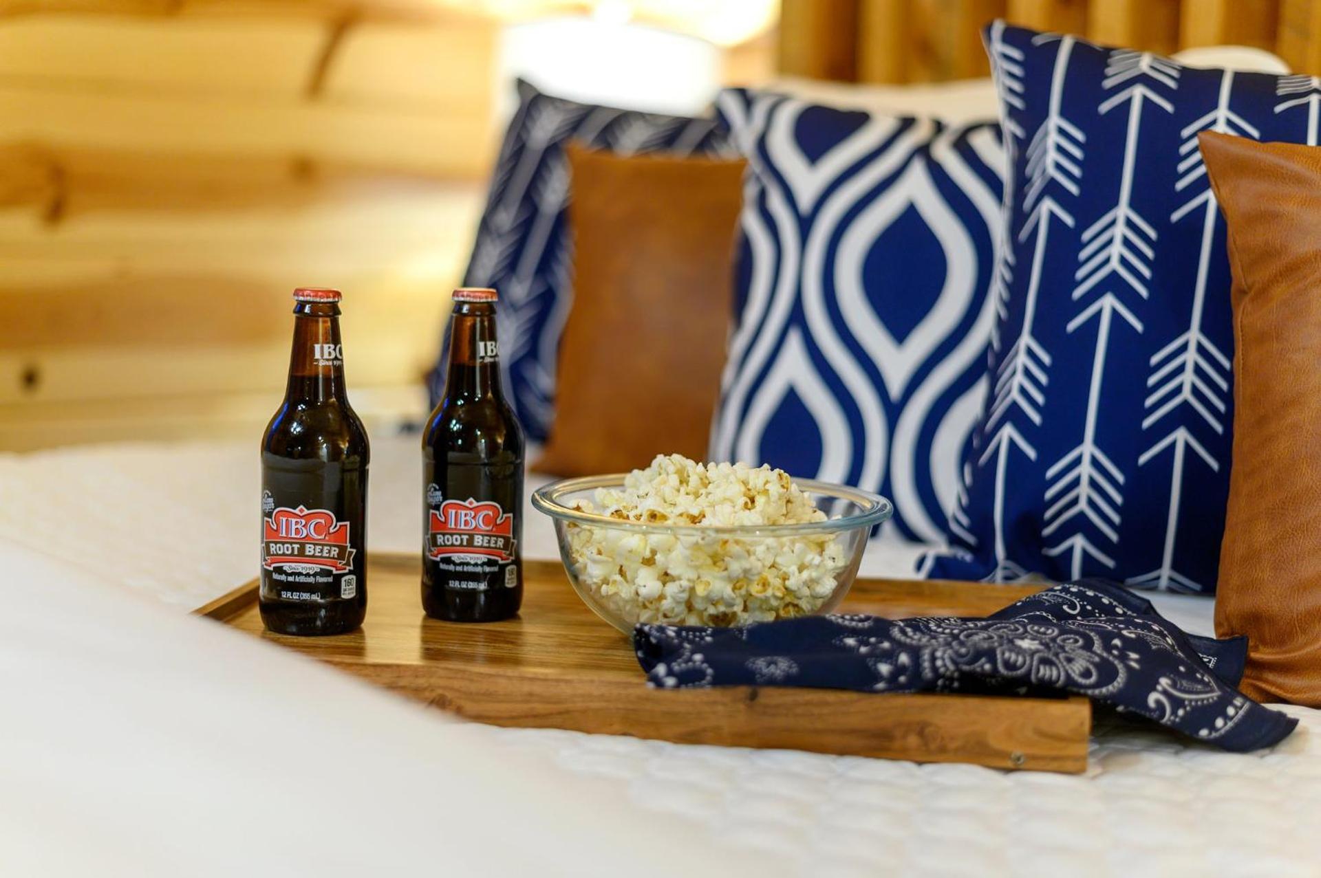 Bison Boot Lodge & Tipi - Hot Tub - Fireplace