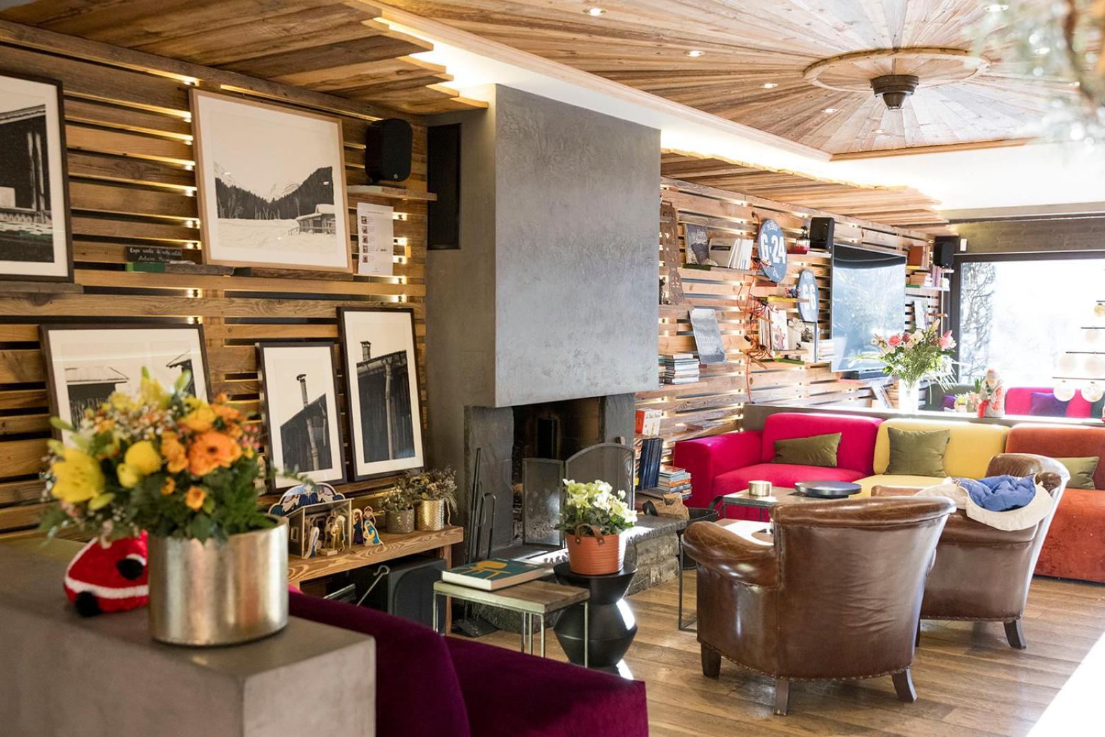 Communal lounge/ TV room