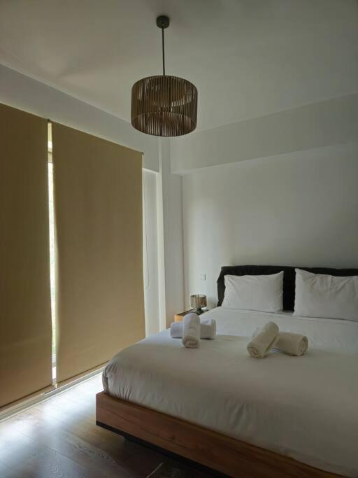 Cozy & Minimal Apartment Near Airport Peania