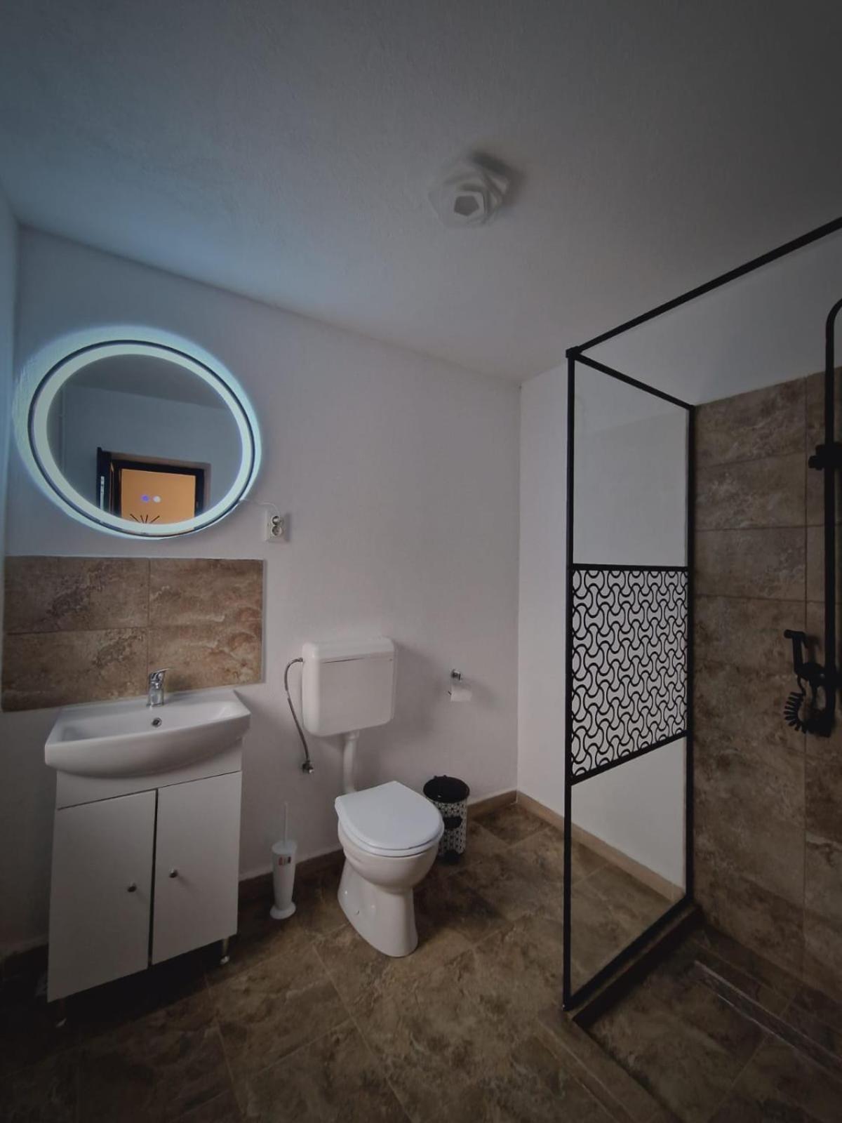 Vila AliBi Valiug - 200m from Ponton Casa Baraj