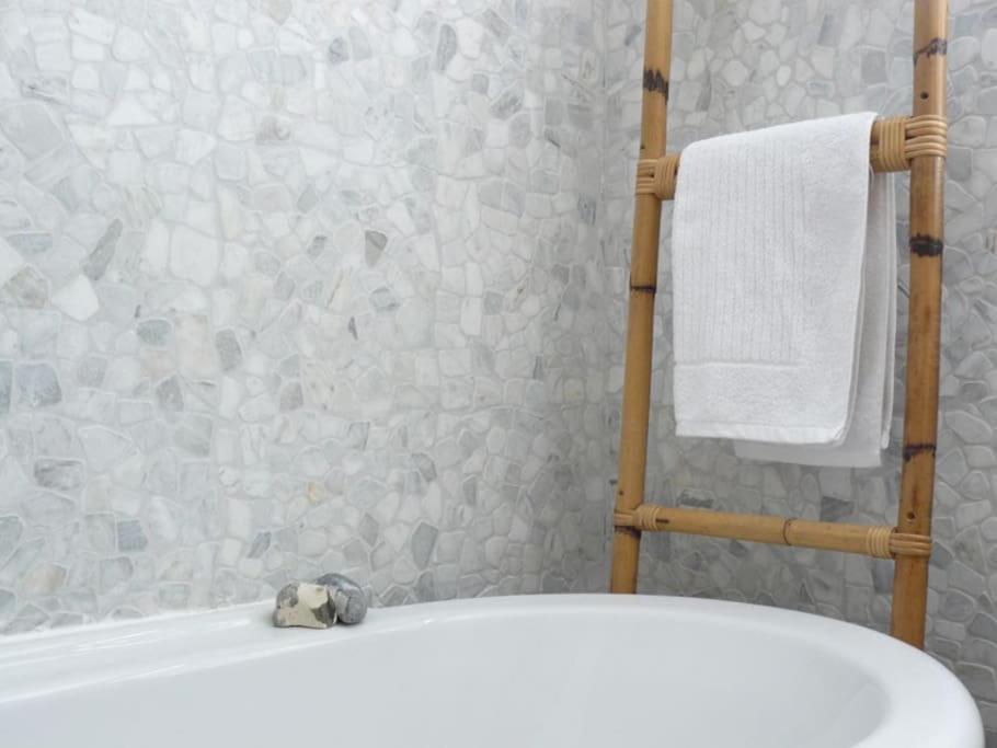 Bee Cottage - Stylish Holiday Cottage In Rye