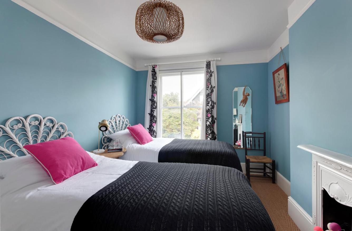 Bee Cottage - Stylish Holiday Cottage In Rye
