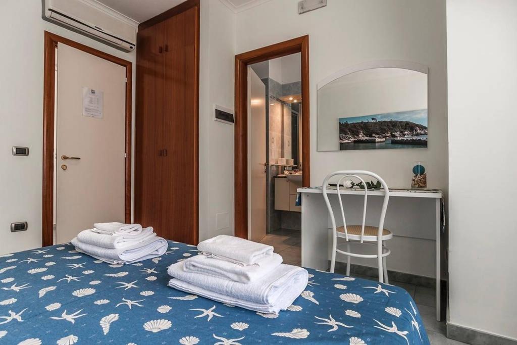 Camera Matrimoniale con Letto Supplementare