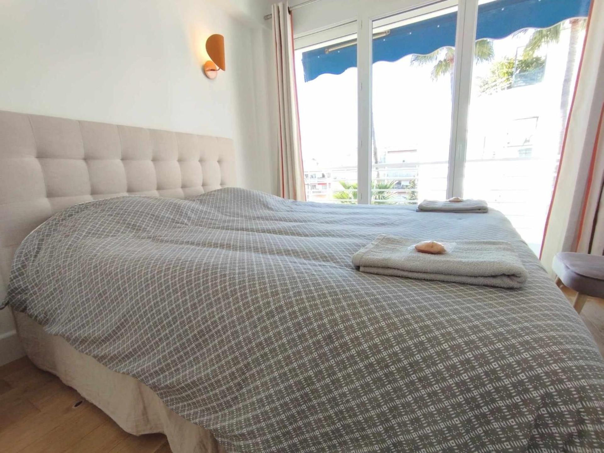 Cannes Pointe Croisette T2 plage 2min à pieds 46m2