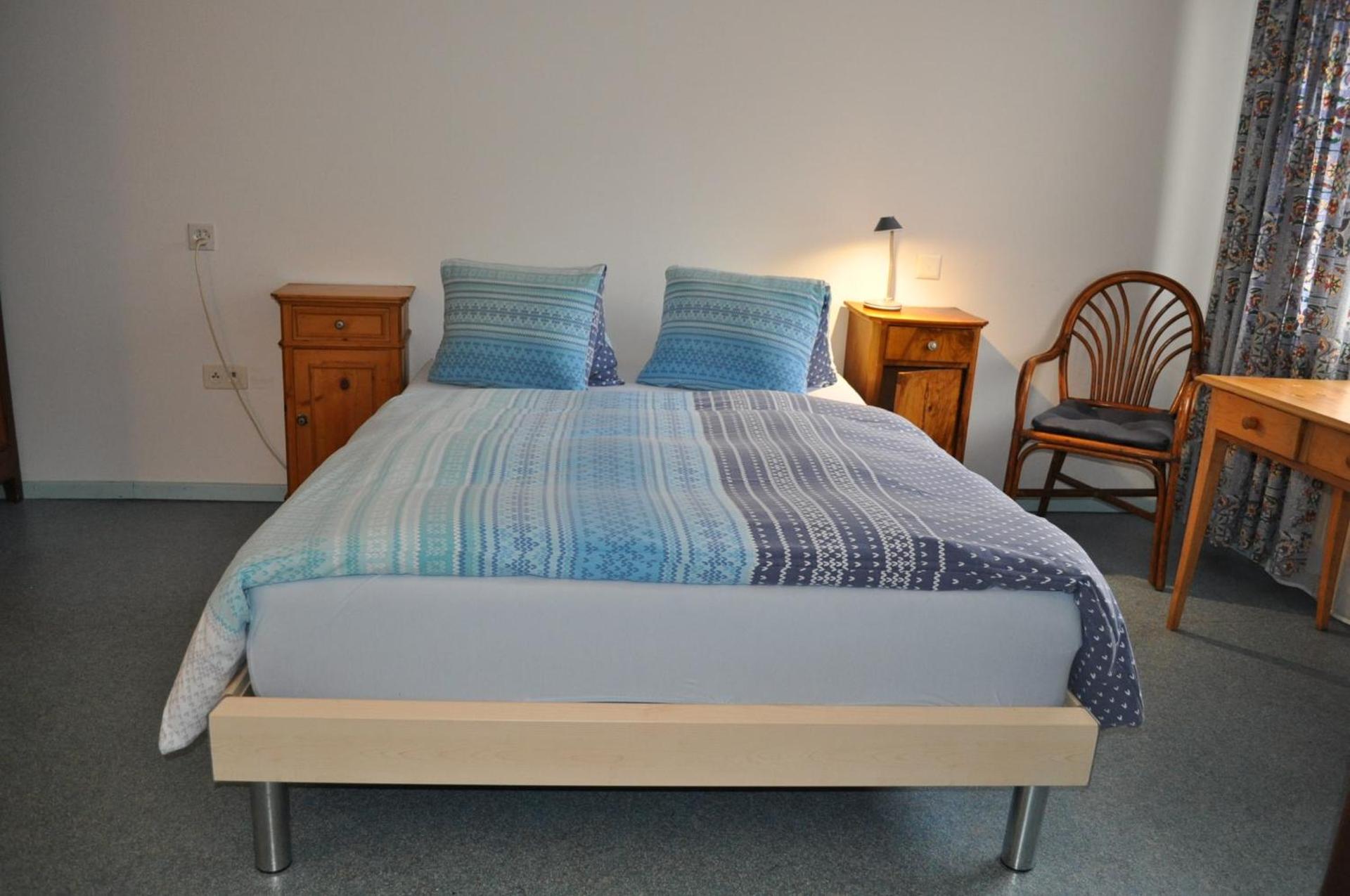 Family Room with Shared Bathroom and Mountain View
