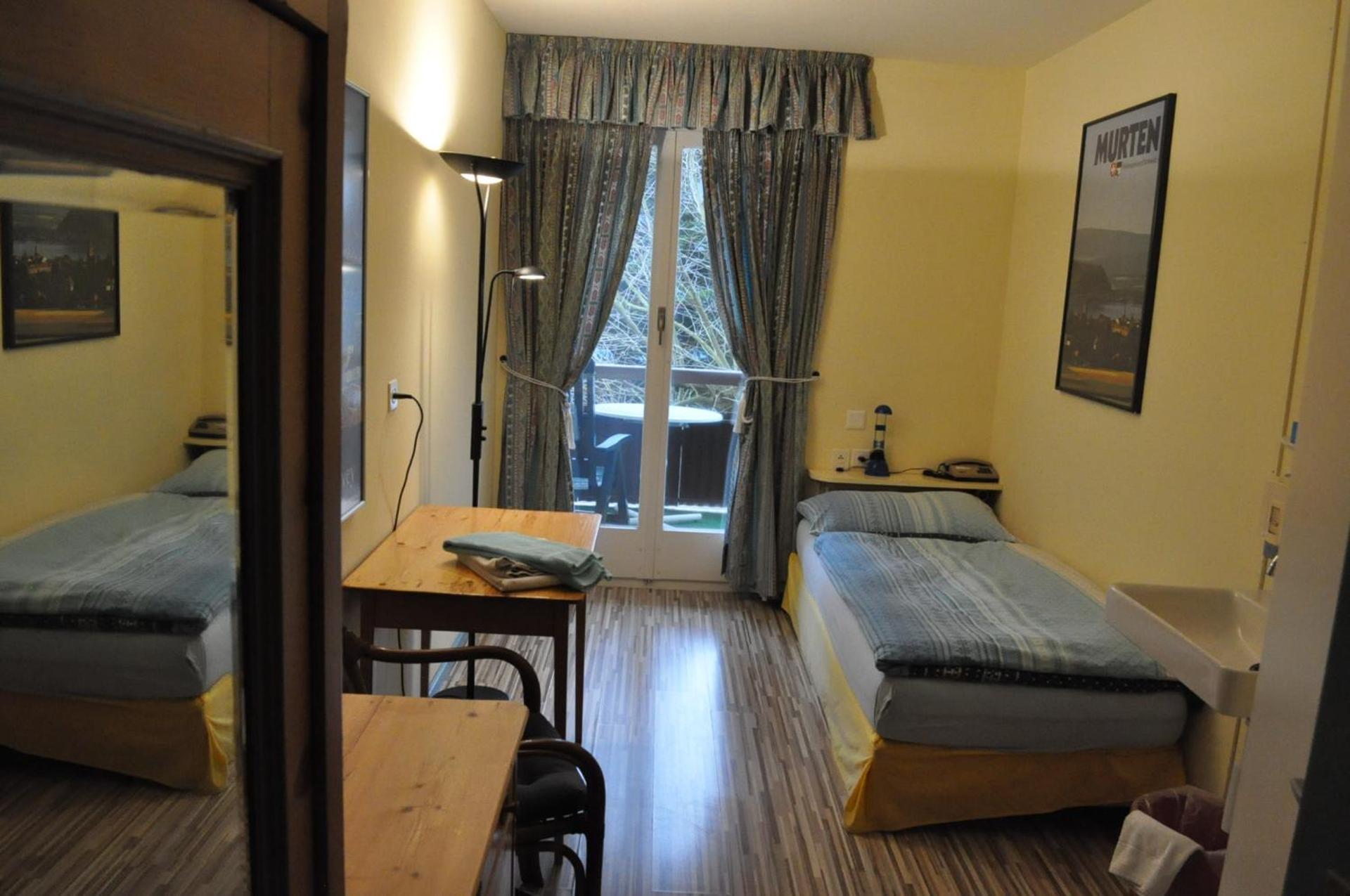 Single Room with Shared Bathroom and Lake View