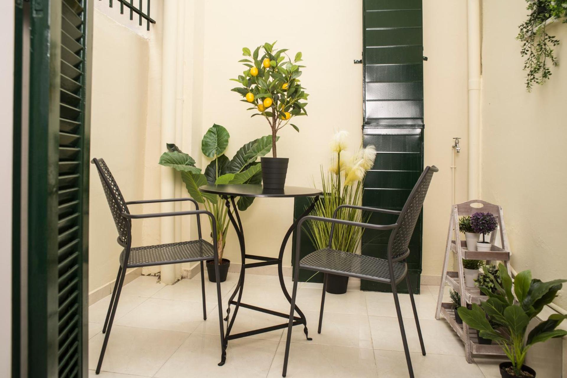 Historical center small diamond