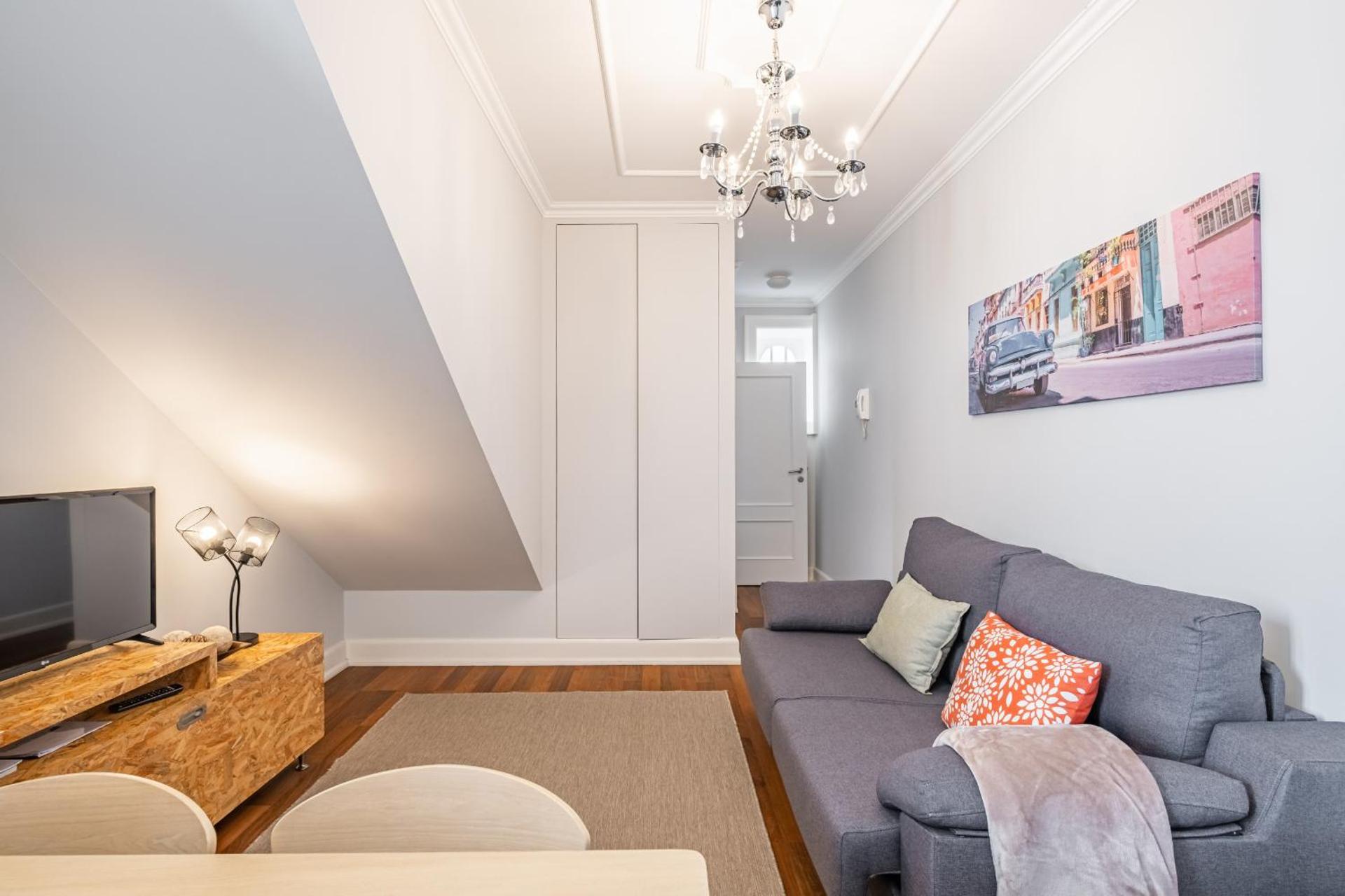 Hillside - By WeHost