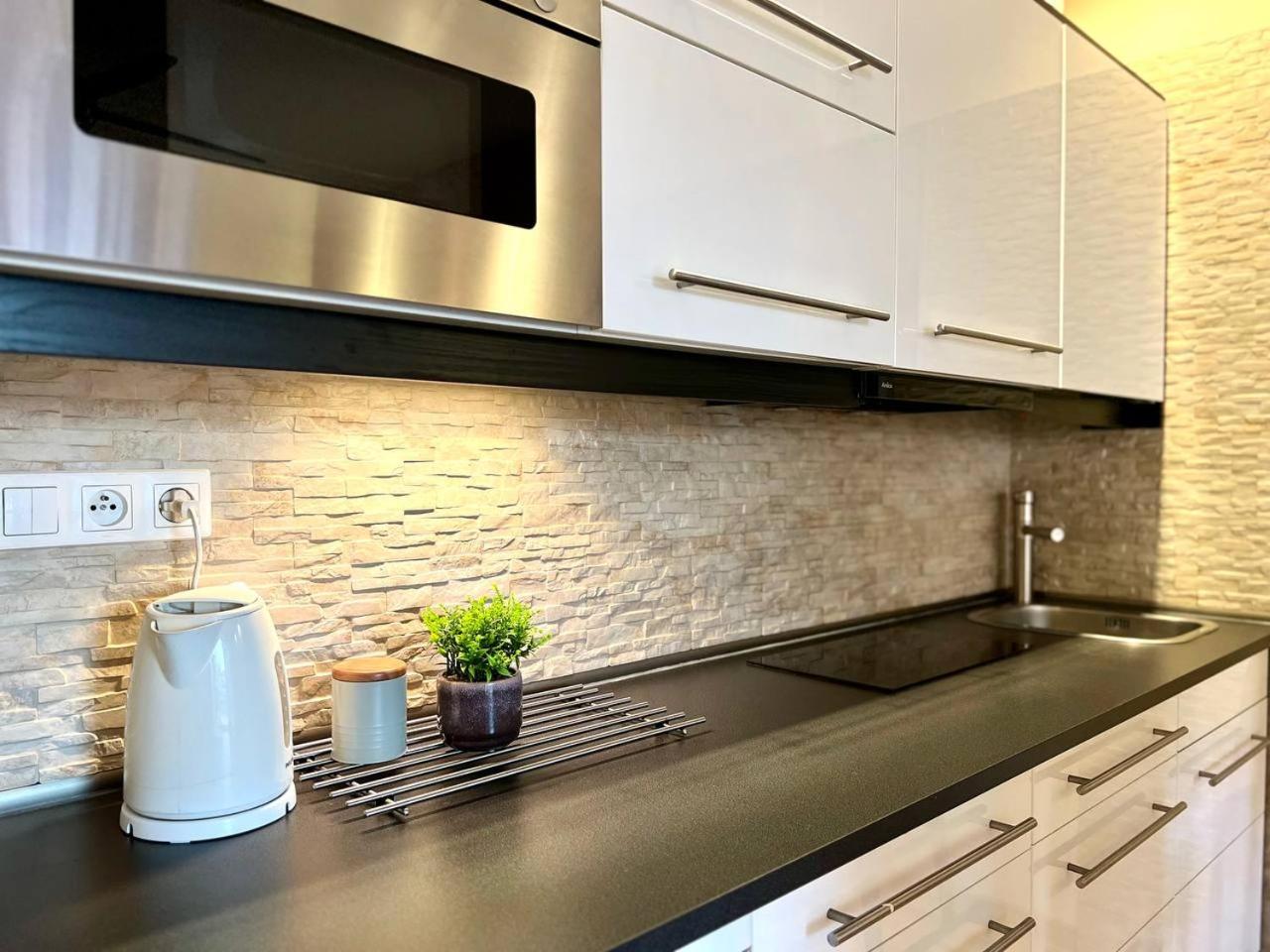 K22 Postępu 10 Chopin Airport