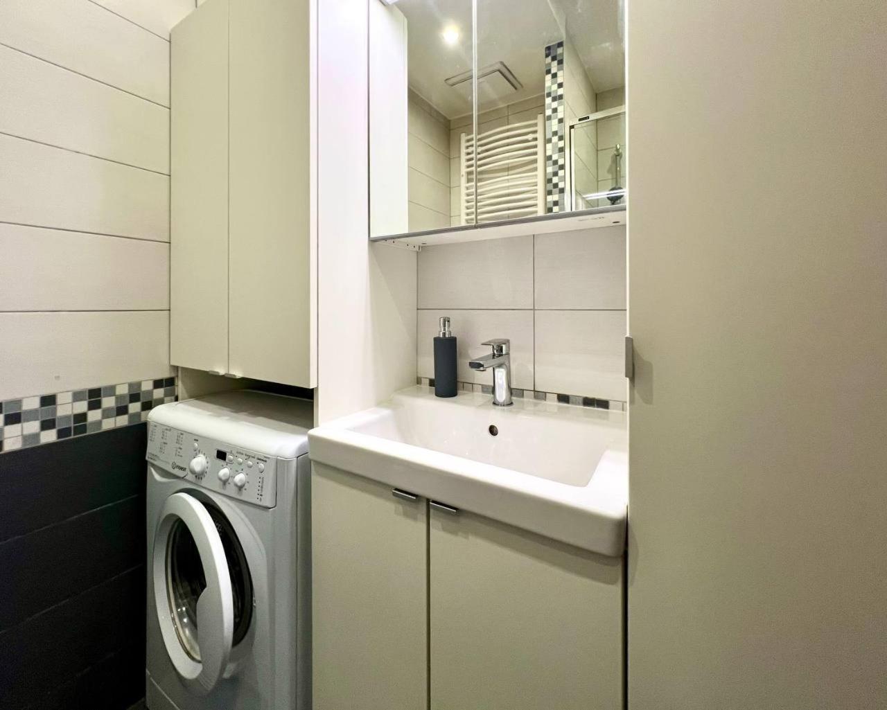 K22 Postępu 10 Chopin Airport