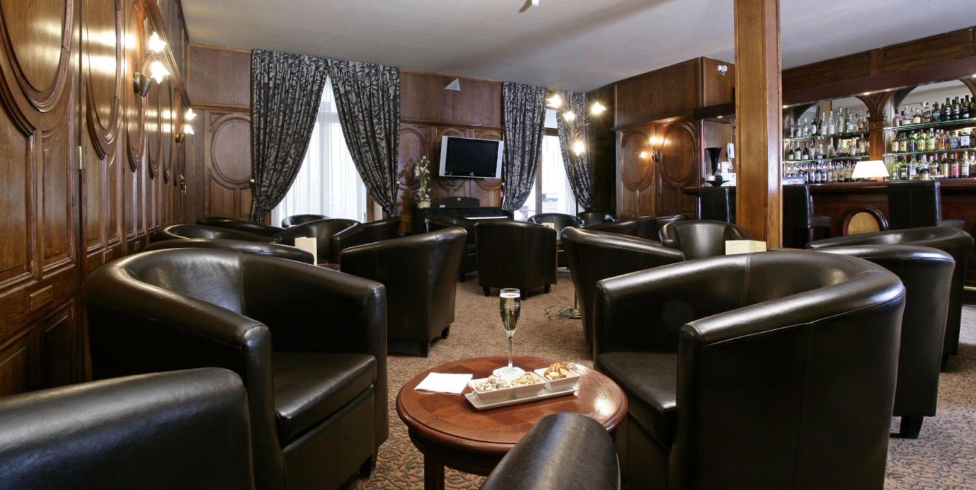 Lounge or bar