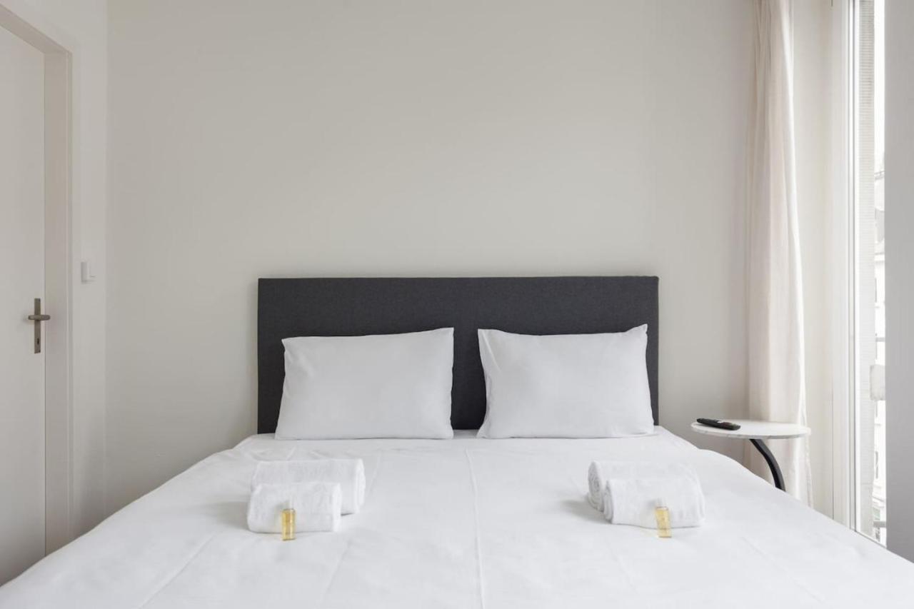 Urban Oasis with Queen Bed and View BE-24