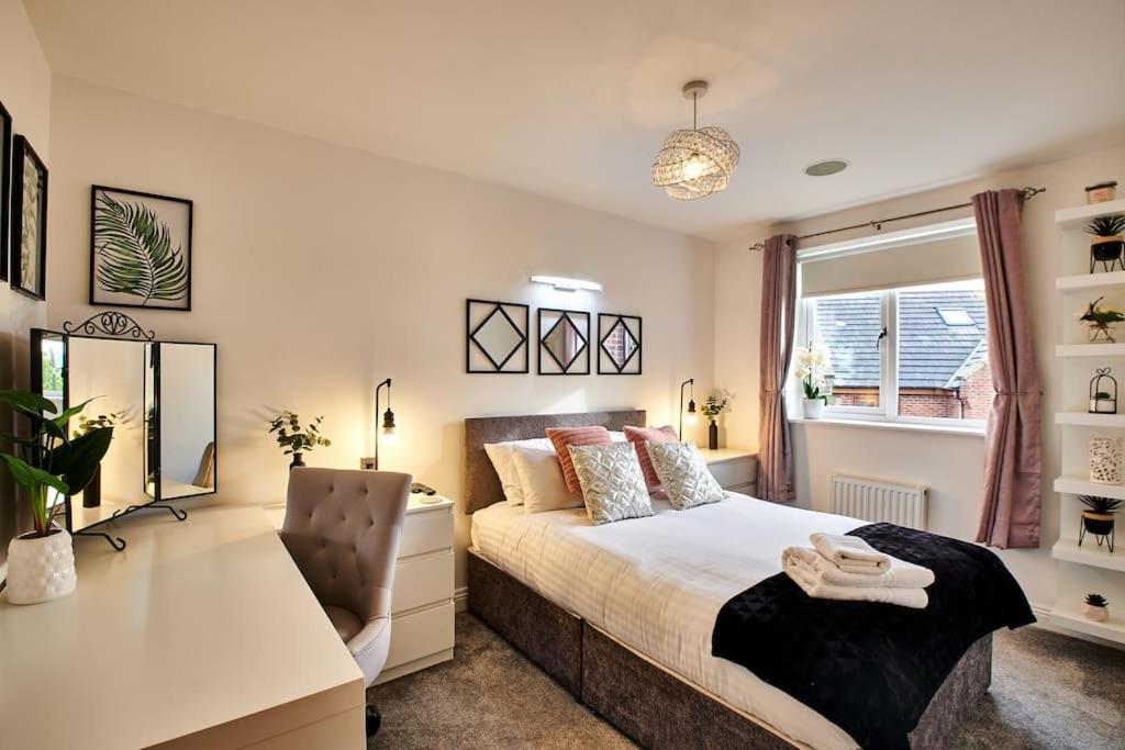 The Chase, Luxury Hot Tub Retreat, Pets Welcomed