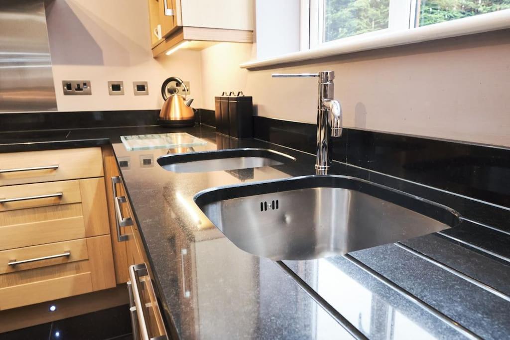 The Chase, Luxury Hot Tub Retreat, Pets Welcomed