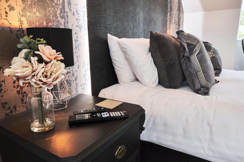 The Chase, Luxury Hot Tub Retreat, Pets Welcomed