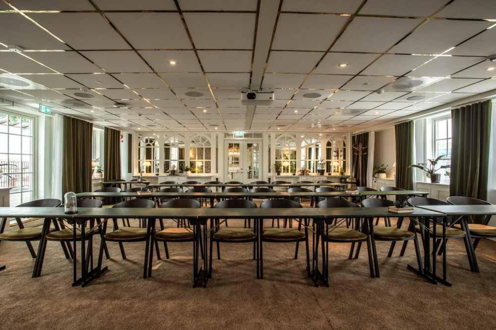 Meeting/conference room