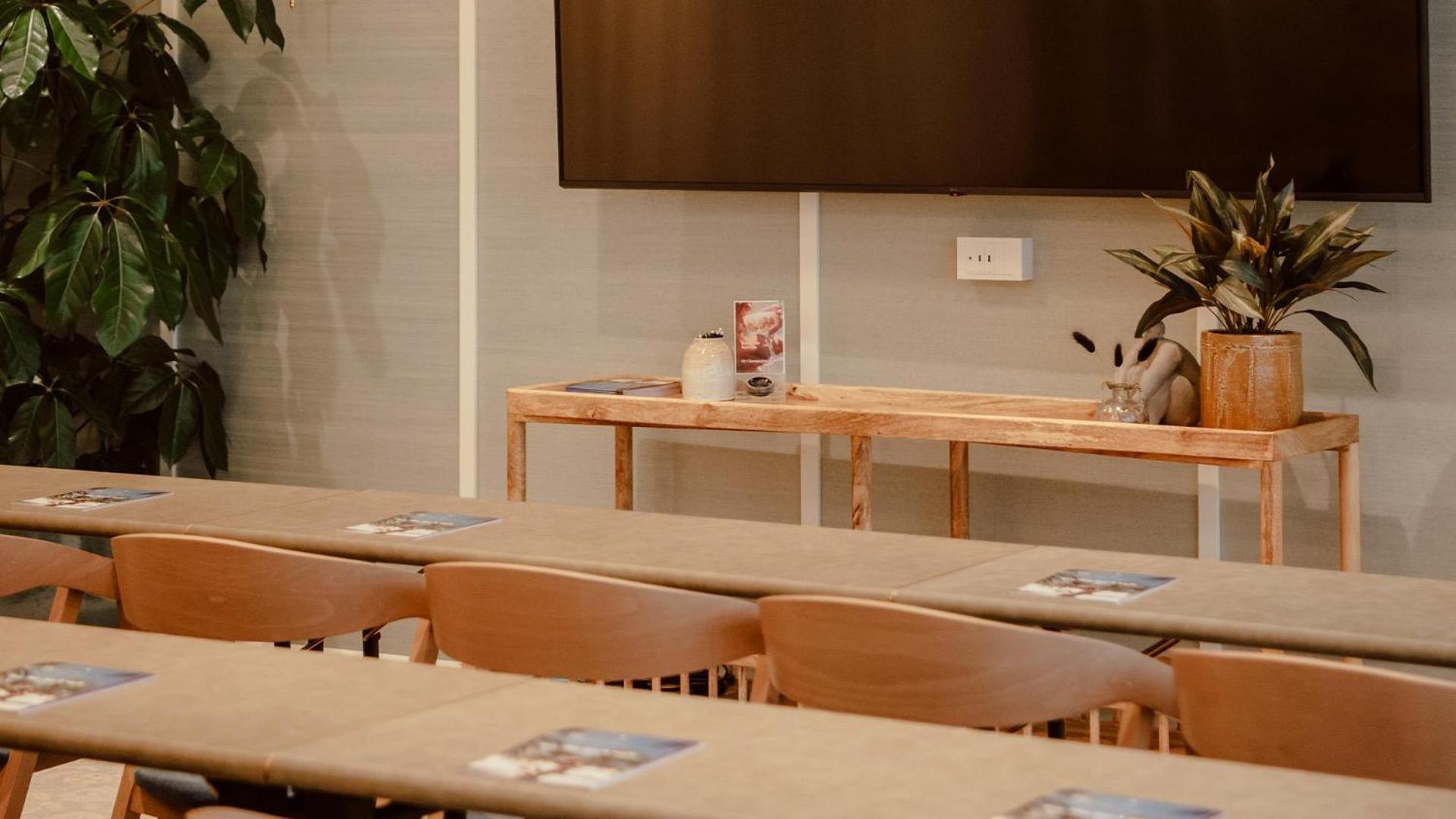 Meeting/conference room