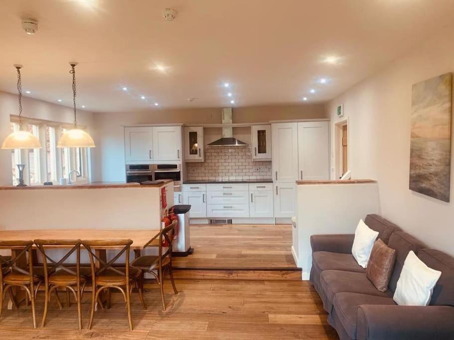 Garden Cottage 5 bedrooms set in 16 acres