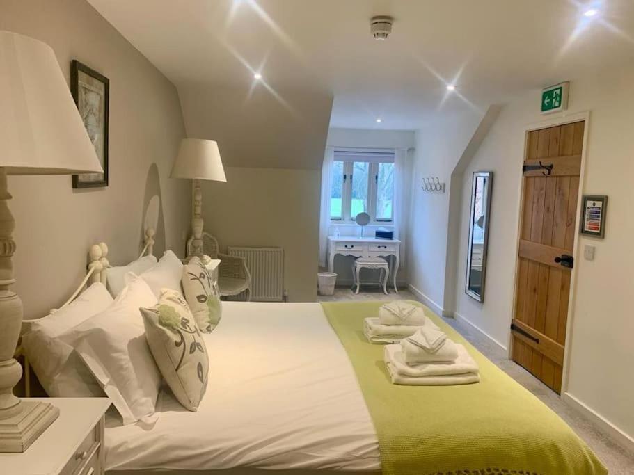 Garden Cottage 5 bedrooms set in 16 acres